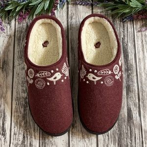 Acorn Talara Garnet Mule Slippers Size 6.5-7.5
